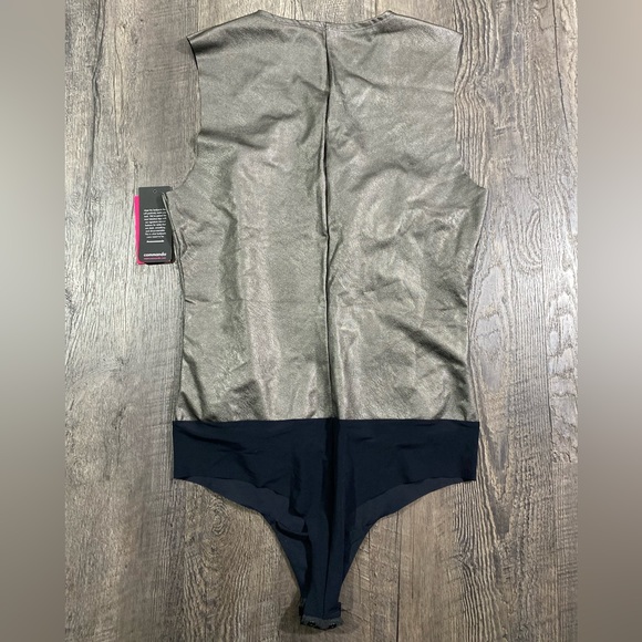 COMMENDO Deep V-Neck Faux Leather Bodysuit - Picture 3 of 5